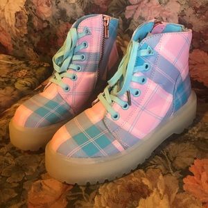 YRU Slayr Plaid Boots